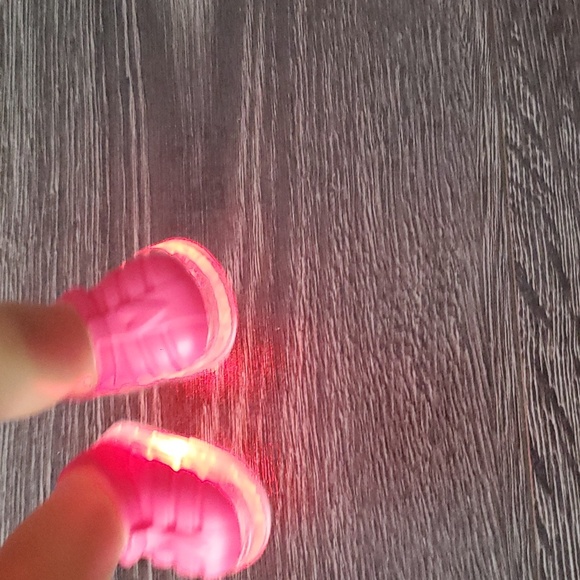 Baby Alive Step ‘N Giggle Baby Brown Hair Doll Light-Up Shoes- English/French - Picture 4 of 7